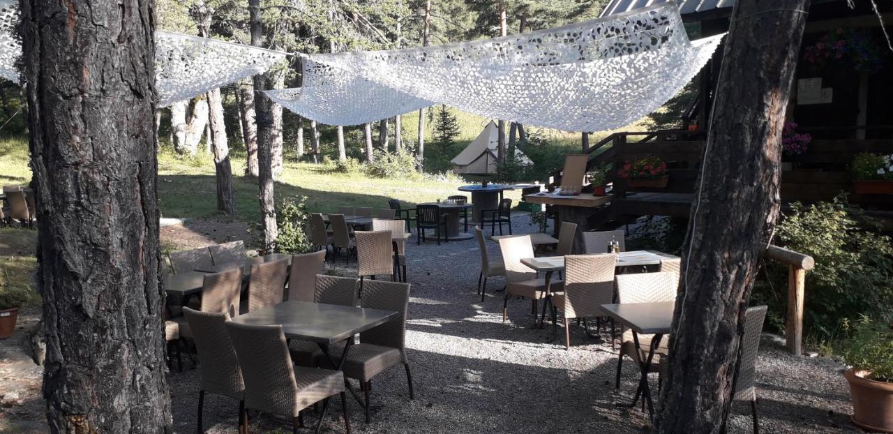Les Pinees Hotel Chateauroux-les-Alpes Екстериор снимка